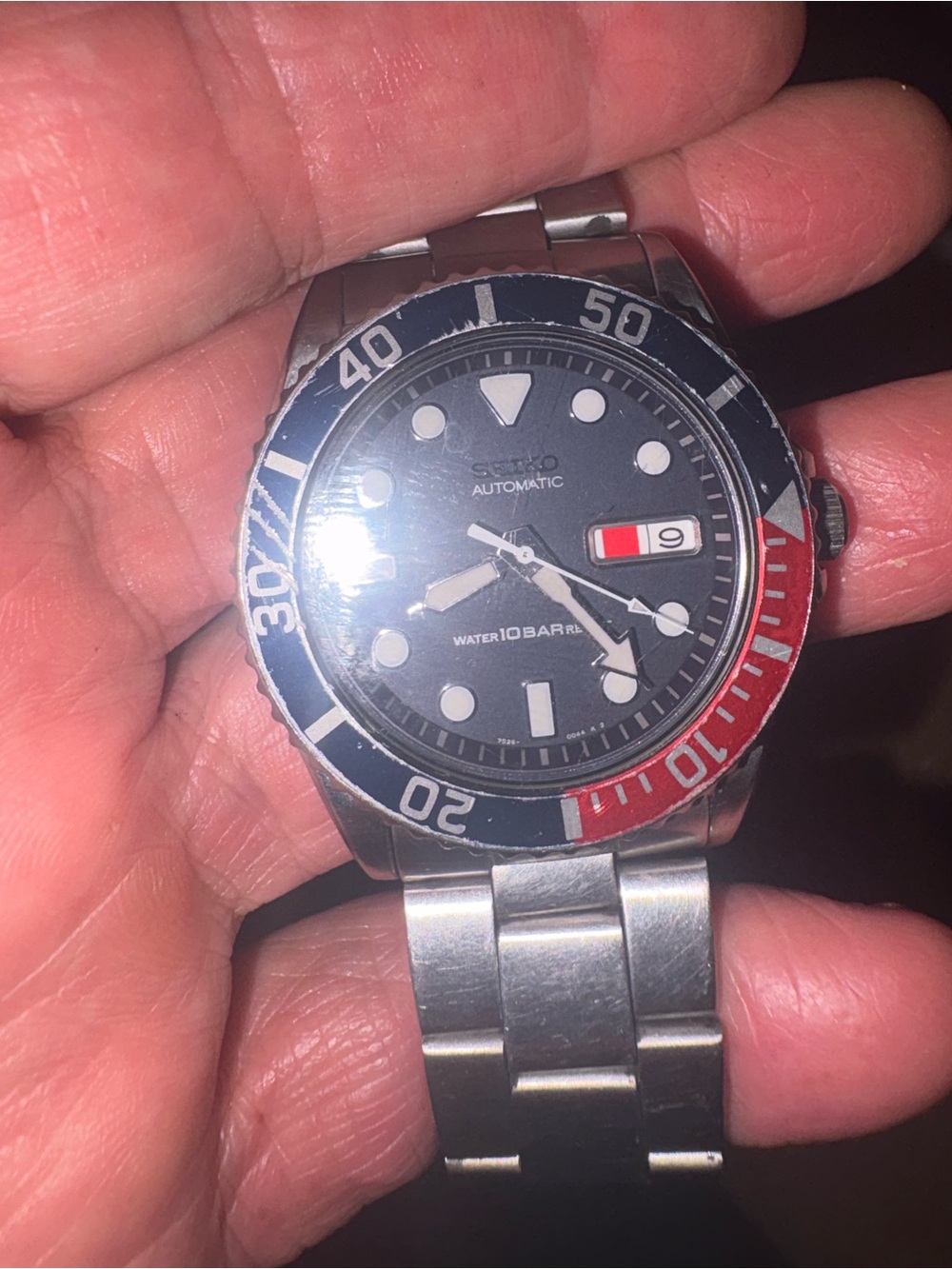 Authentic Seiko Men's Diver “Pepsi” Bezel